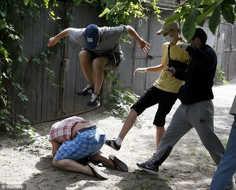 Crackdown in Ukraine: block the gay gag rule