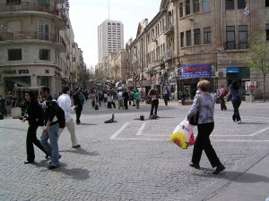 800px-Zion_Square_during_daytime,_Jerusalem,_Israel