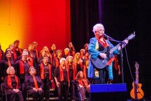 Janice Ian and the San Diego Women's Choir Photo: Pro Motion Entertainment